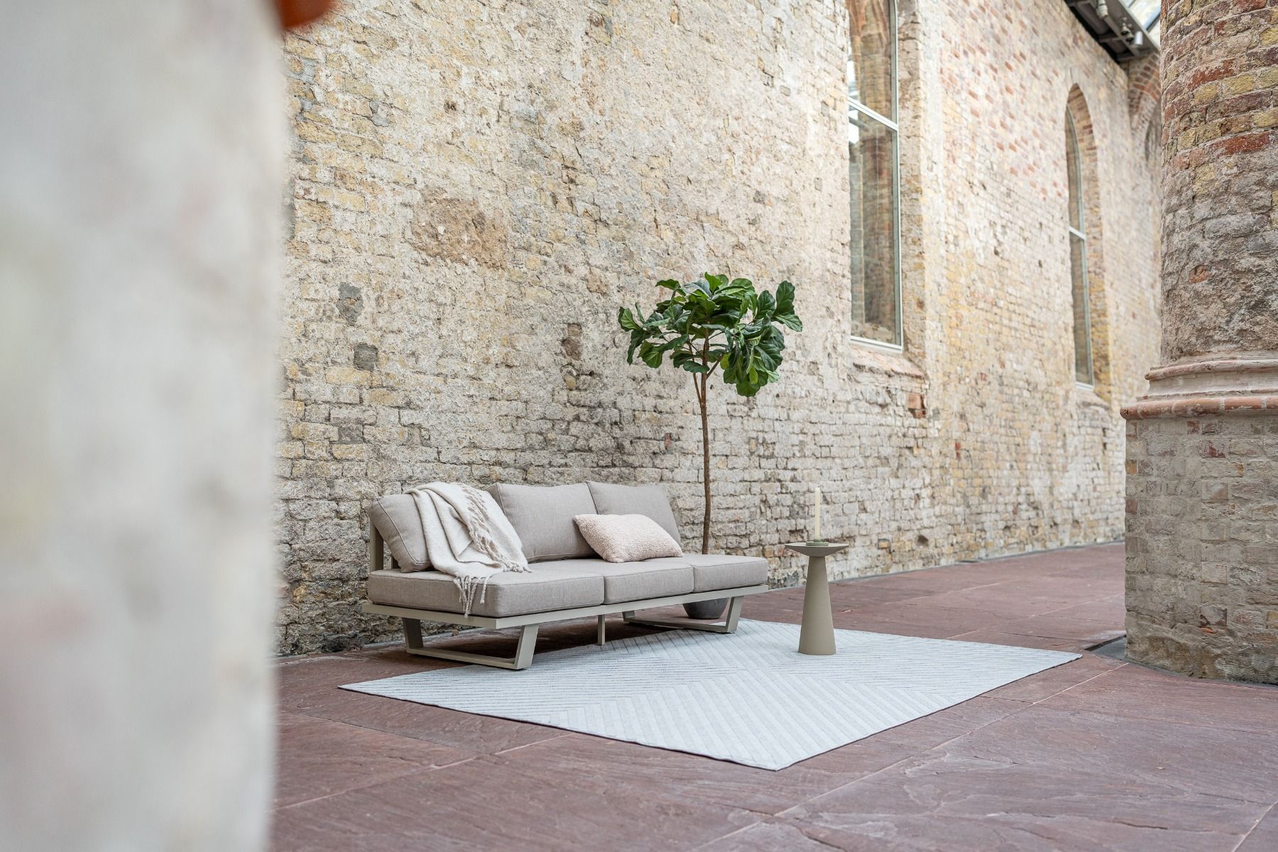 Buiten vloerkleden: De trend voor in je tuin - Vloerkledenloods