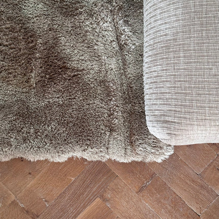 Hoogpolig vloerkleed Odelia stone - Interieur05