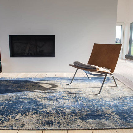 The Mad Men Cracks Collection Abyss Blue 8629 - Louis de Poortere - Vloerkledenloods