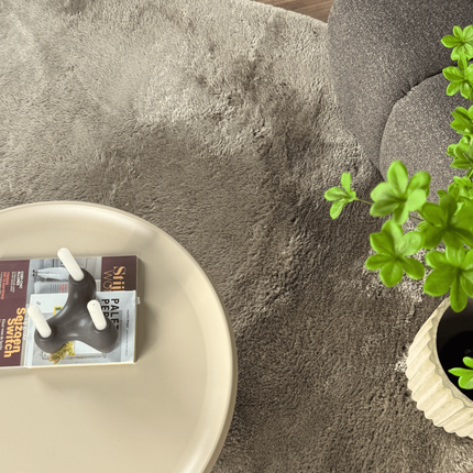 Organisch hoogpolig vloerkleed Odelia stone - Interieur05