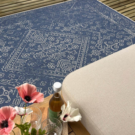 Buitenkleed Nova blauw - Interieur05 - Vloerkledenloods