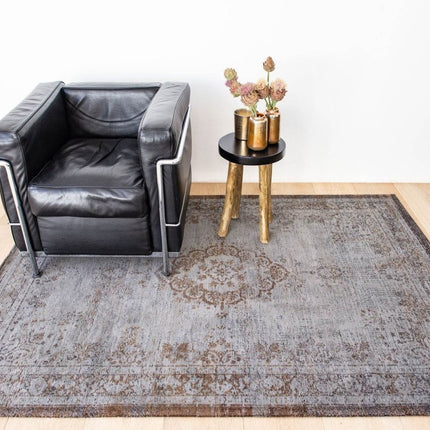 Fading World Medallion Collection Grey ebony 8257 - Louis de Poortere - Vloerkledenloods
