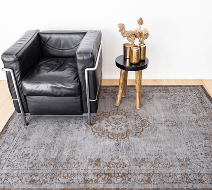Fading World Medallion Collection Grey ebony 8257 - Louis de Poortere - Vloerkledenloods