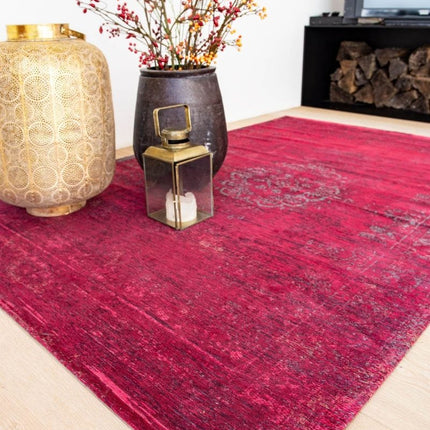 Fading World Medallion Collection Scarlet 8260 - Louis de Poortere - Vloerkledenloods