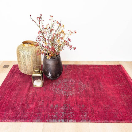 Fading World Medallion Collection Scarlet 8260 - Louis de Poortere - Vloerkledenloods