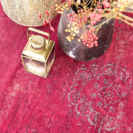 Fading World Medallion Collection Scarlet 8260 - Louis de Poortere - Vloerkledenloods
