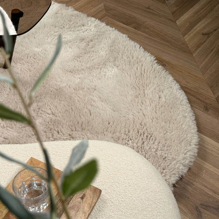 Hoogpolig Organisch vloerkleed Furr Stone beige - Interieur05 - Vloerkledenloods