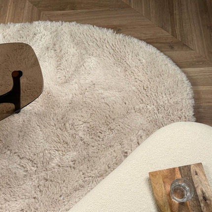 Hoogpolig Organisch vloerkleed Furr Stone beige - Interieur05 - Vloerkledenloods