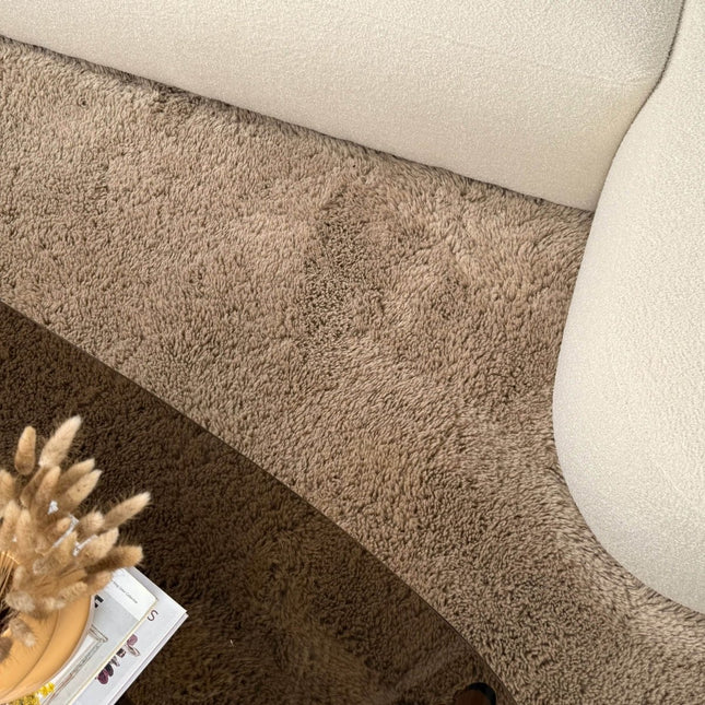 Hoogpolig Organisch vloerkleed Furr Stone bruin - Interieur05 - Vloerkledenloods