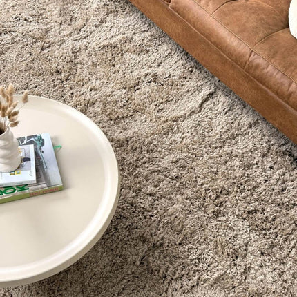 Hoogpolig vloerkleed Pilo taupe polyester Interieur05 - Vloerkledenloods