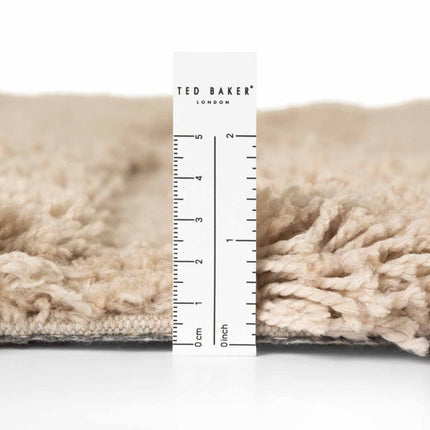 Hoogpolige vloerkleden - Ted Baker Lambeth hoogpolig vloerkleed Jasper Beige - Vloerkledenloods