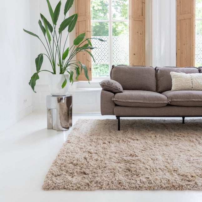 Hoogpolige Vloerkleden - Wollen vloerkleed hoogpolig Raw Wool Lichtbruin Interieur05 - Vloerkledenloods