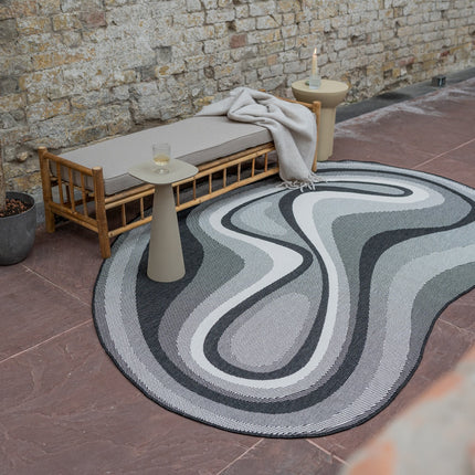 Organisch gevormd buitenkleed Loop Stone Zwart