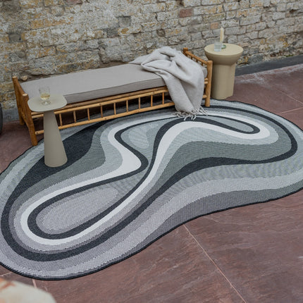 Organisch gevormd buitenkleed Loop Stone Zwart