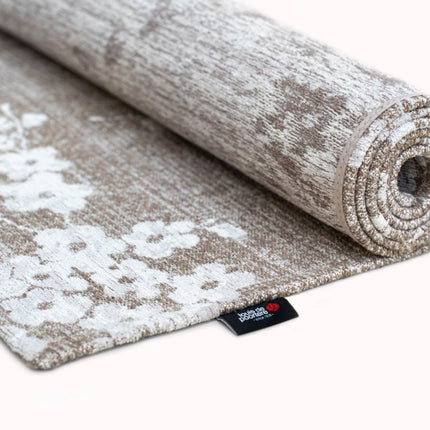 Moderne vloerkleden - Vloerkleed Sakura Morning Mist 9373 - Louis de Poortere - Vloerkledenloods