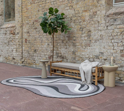 Organisch gevormd buitenkleed Loop Stone Zwart - Vloerkledenloods