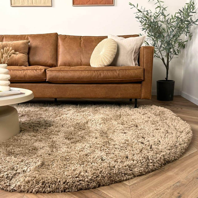 Organisch hoogpolig vloerkleed Pilo taupe polyester Interieur05 - Vloerkledenloods