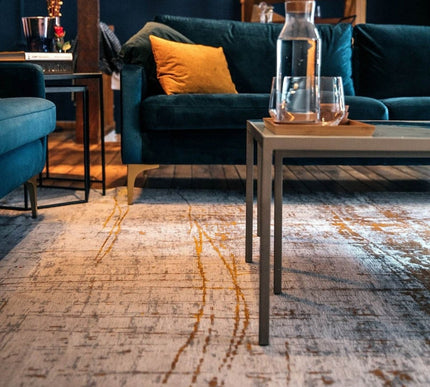The Mad Men Griff Collection Columbus Gold 8419 - Louis de Poortere - Vloerkledenloods