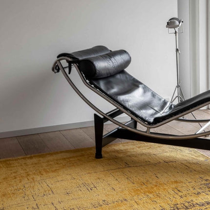 The Mad Men Griff Collection Liberty gold 8550 - Louis de Poortere - Vloerkledenloods