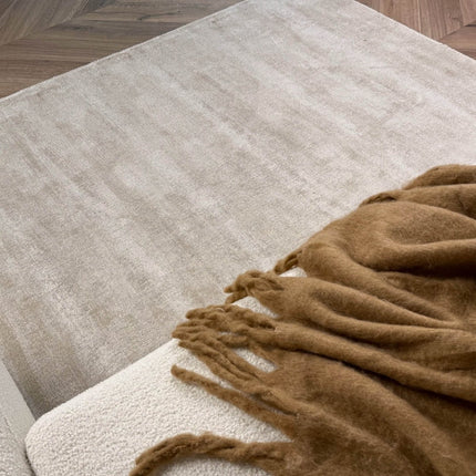Vloerkleed Felva viscose silk beige - Interieur05 - Vloerkledenloods