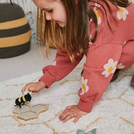 Wasbare vloerkleden - Lorena Canals wasbaar vloerkleed Play Pollination - Vloerkledenloods