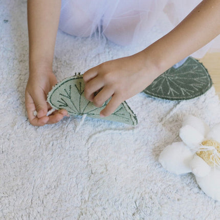 Wasbare vloerkleden - Lorena Canals wasbaar vloerkleed Washable Play Swan Lake - Vloerkledenloods